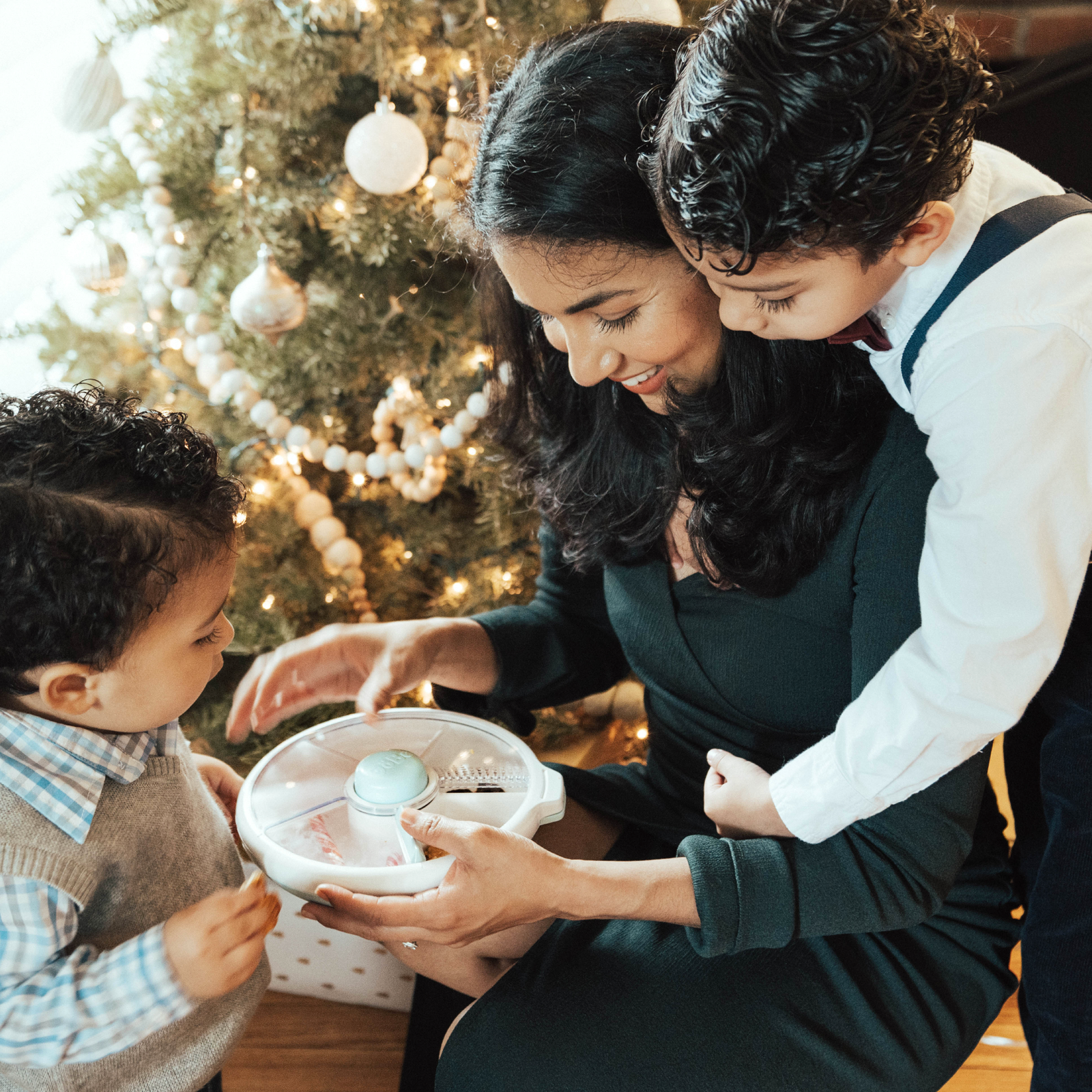Creating Holiday Traditions with Your Little Ones 🎄✨